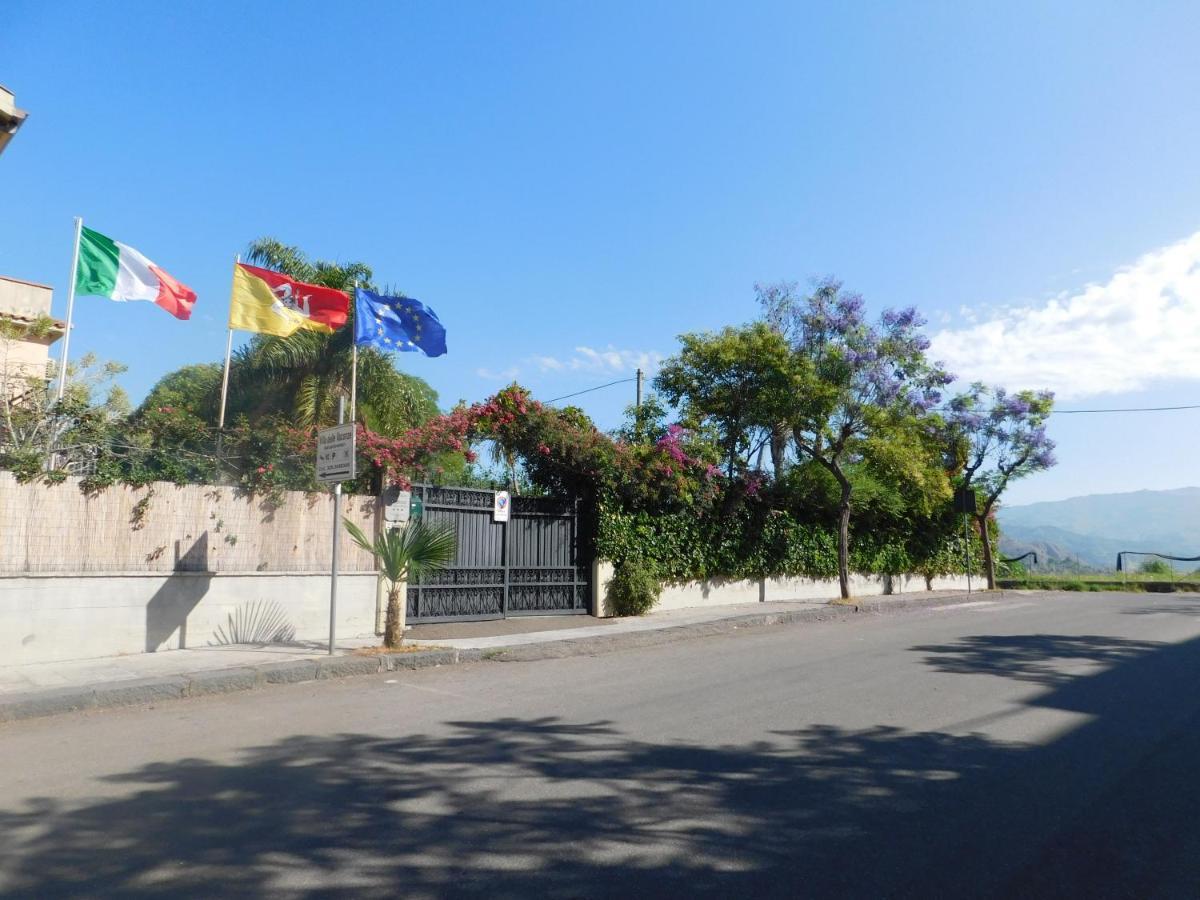 Villa Delle Vacanze Фиумефредо ди Сицилия Екстериор снимка