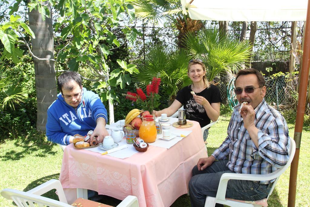 Villa Delle Vacanze Фиумефредо ди Сицилия Екстериор снимка