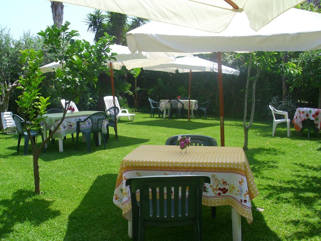 Villa Delle Vacanze Фиумефредо ди Сицилия Екстериор снимка