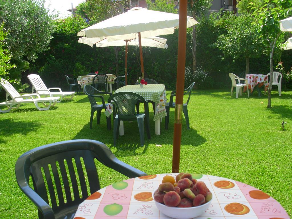 Villa Delle Vacanze Фиумефредо ди Сицилия Екстериор снимка