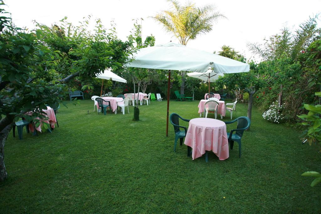 Villa Delle Vacanze Фиумефредо ди Сицилия Екстериор снимка