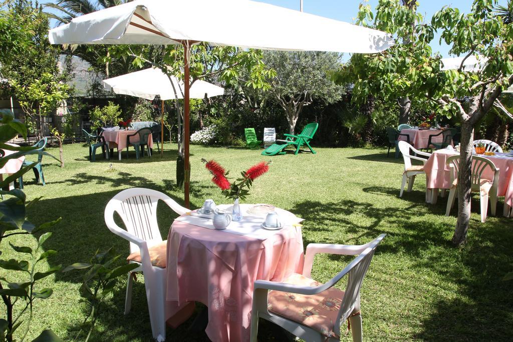 Villa Delle Vacanze Фиумефредо ди Сицилия Екстериор снимка