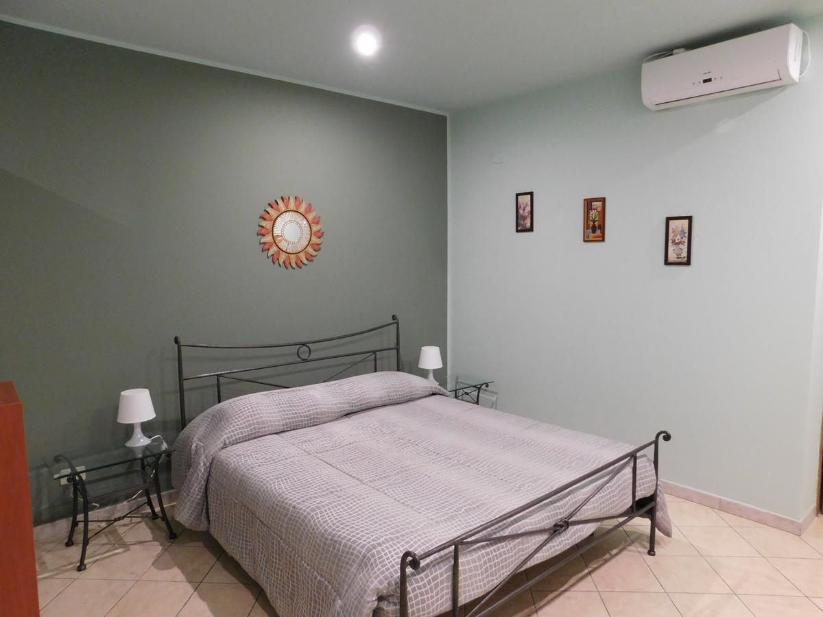 Villa Delle Vacanze Фиумефредо ди Сицилия Екстериор снимка