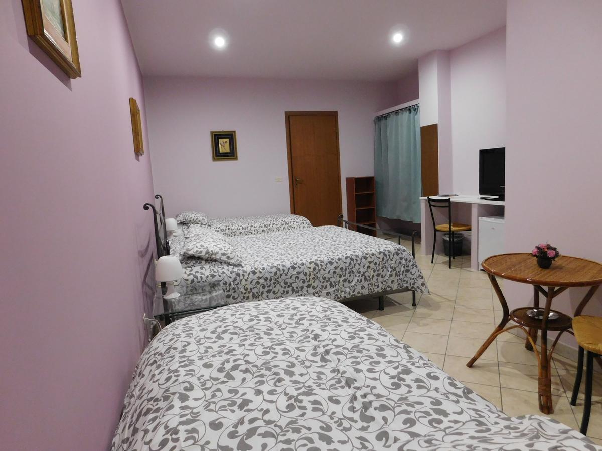 Villa Delle Vacanze Фиумефредо ди Сицилия Екстериор снимка