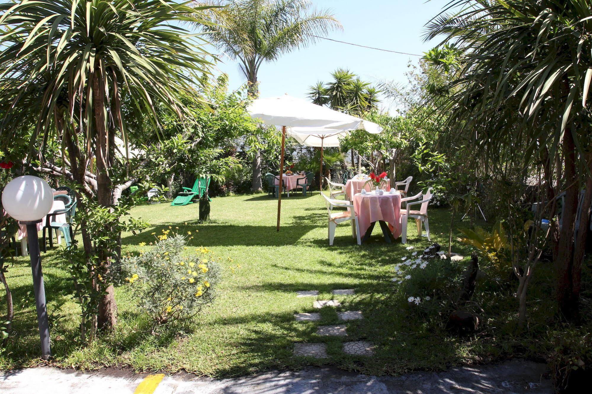 Villa Delle Vacanze Фиумефредо ди Сицилия Екстериор снимка